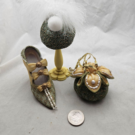 Miniature 4 Pc Shoe Purse Hat & Stand Set Green w/Gold Victorian Styling